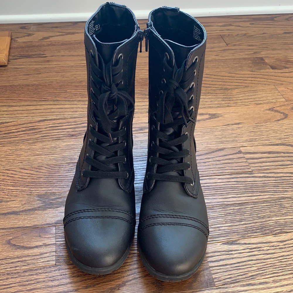 Time and Tru black combat boots. Size 9.